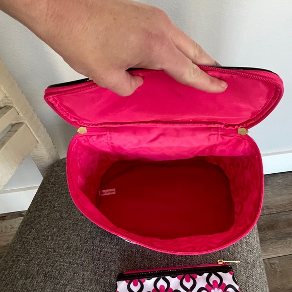 Tartan-Twine cosmetic bag set with a pink, black, and white floral pattern. - Picture 10 of 14